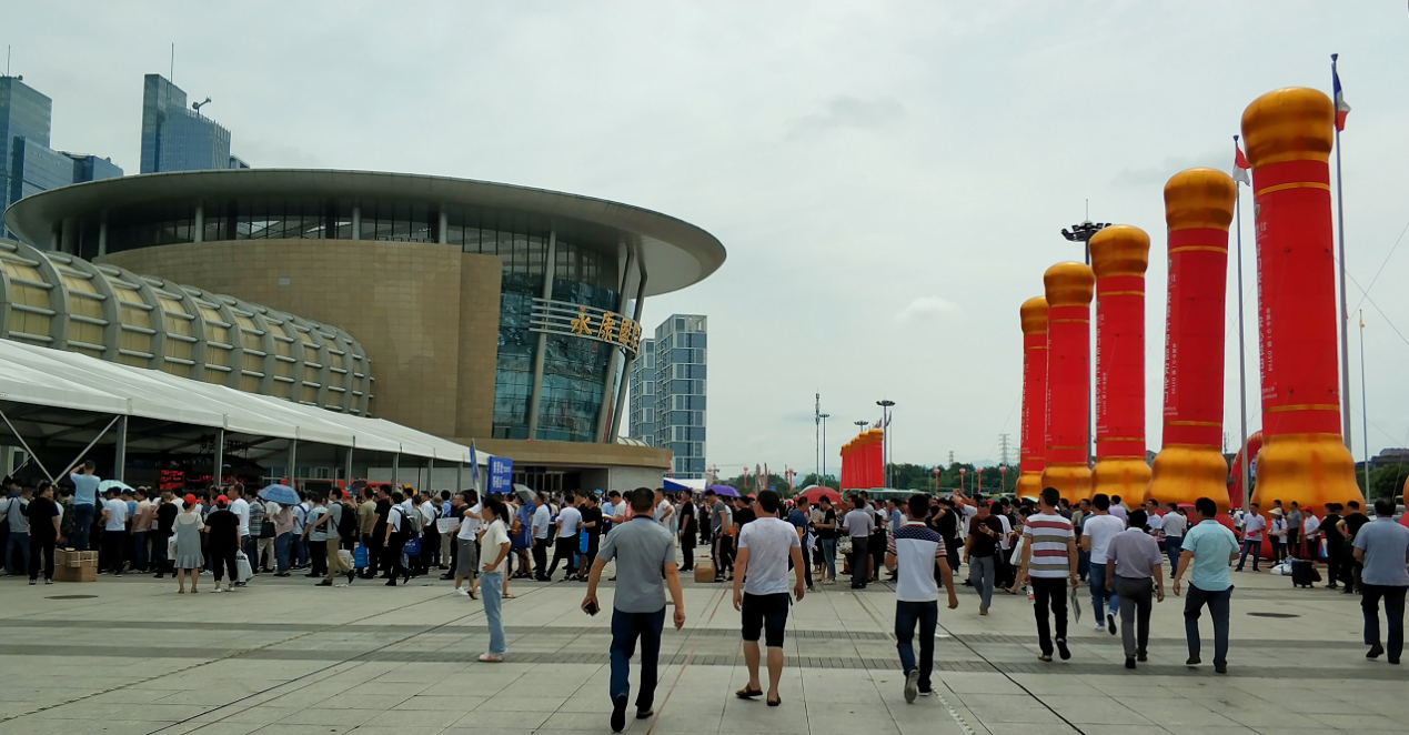 888集团智能指纹锁和智能家居系统亮相中国门博会