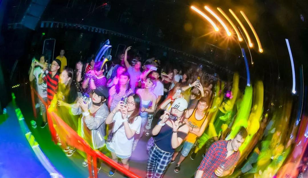 年轻就要Fun！888集团居家在这个夏天酷炫开Show