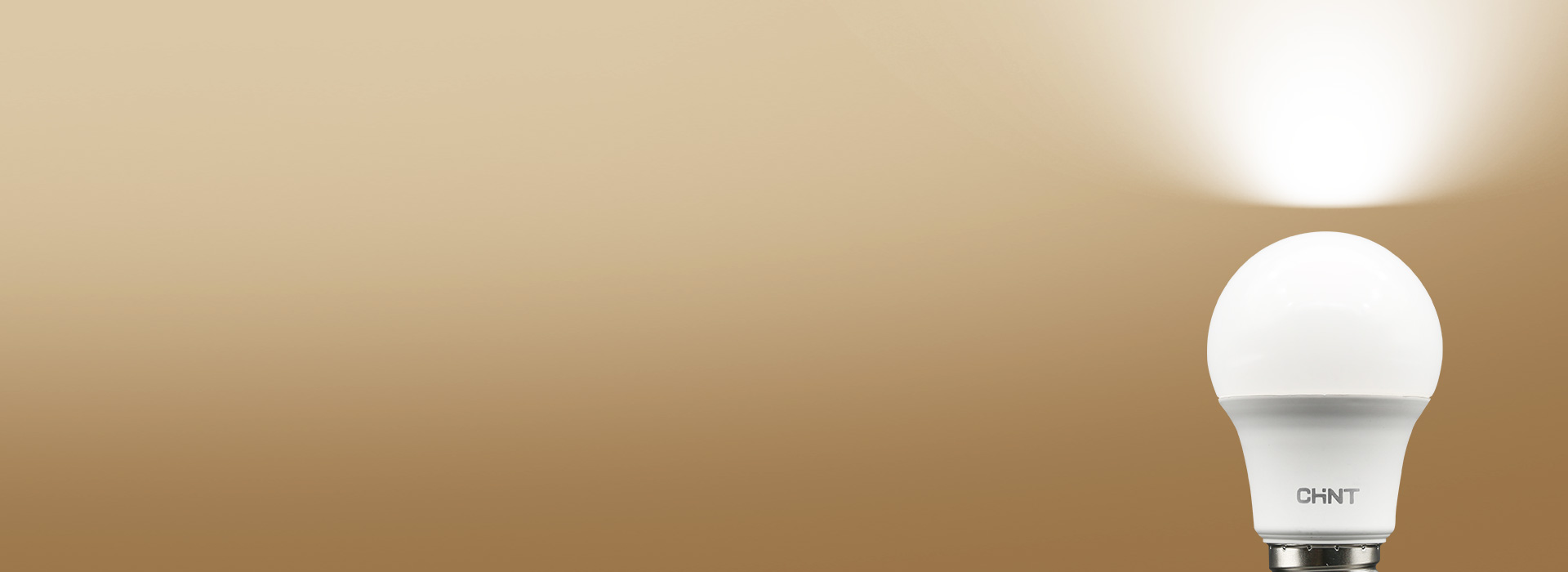 高透光PC灯罩，均匀出光 球泡外壳采用...