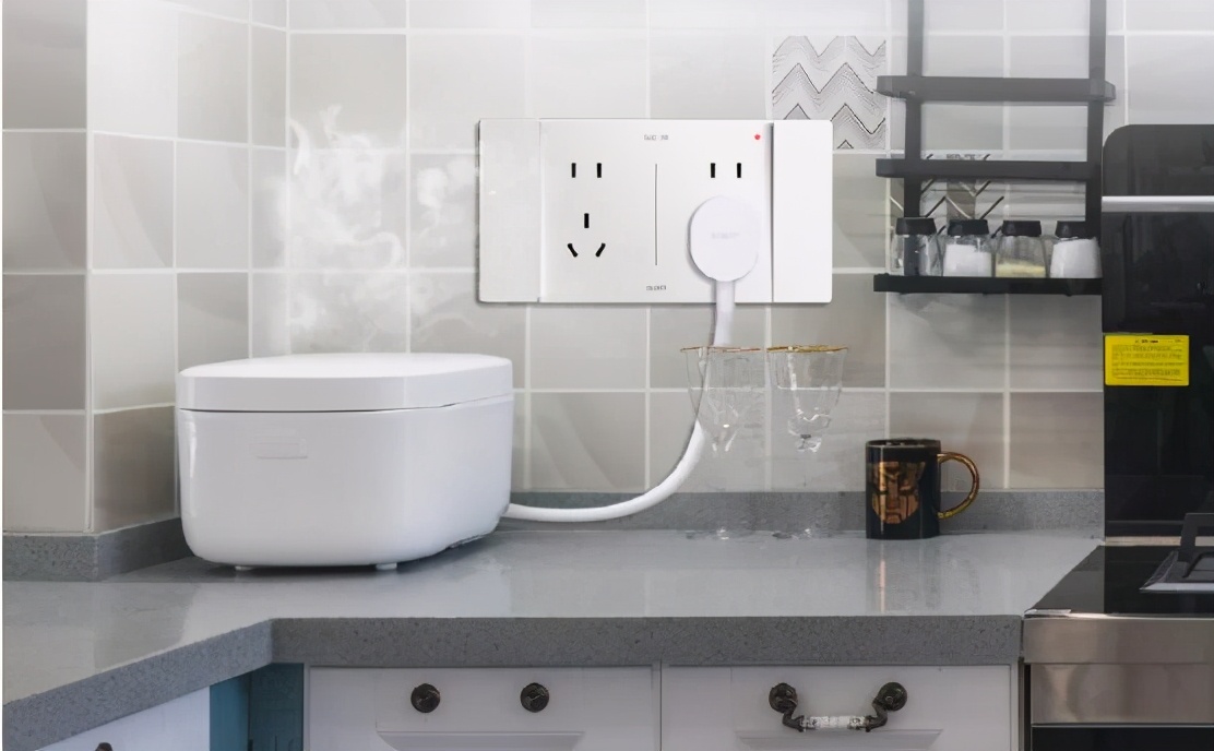 888集团防油污插座3