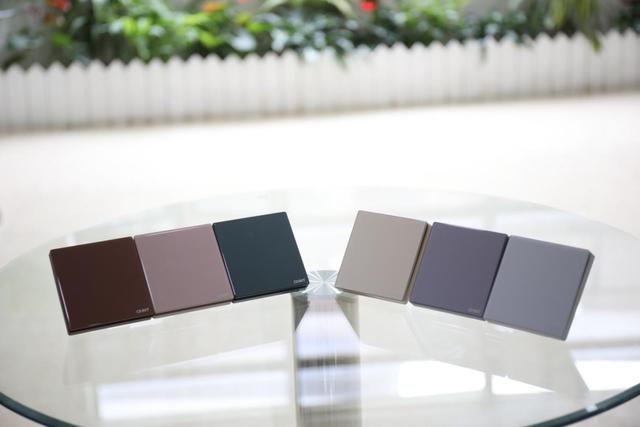 新品评测：888集团居家2HD系列玻璃大面板开关为何如此出众